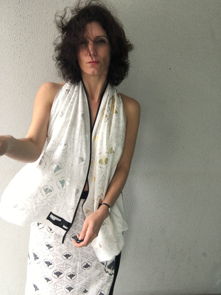 IVORY WEEK END WIDE SCARF